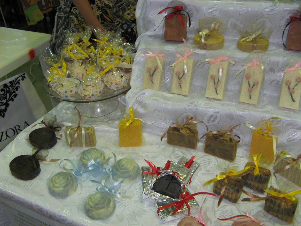 Дизайнерское мыло с ароматом духов - Выставка-ярмарка "Золотые ручки 2010"