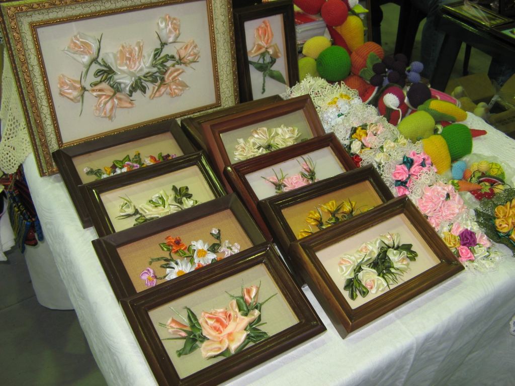 Картины из лоскутов лент, по-другому - пэчворк - Выставка-ярмарка "Золотые ручки 2010"