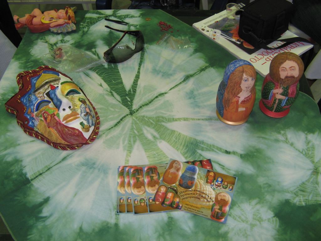 Маски из папье-маше и матрешки по-желанию с Вашим лицом :) - Выставка-ярмарка "Золотые ручки 2010"