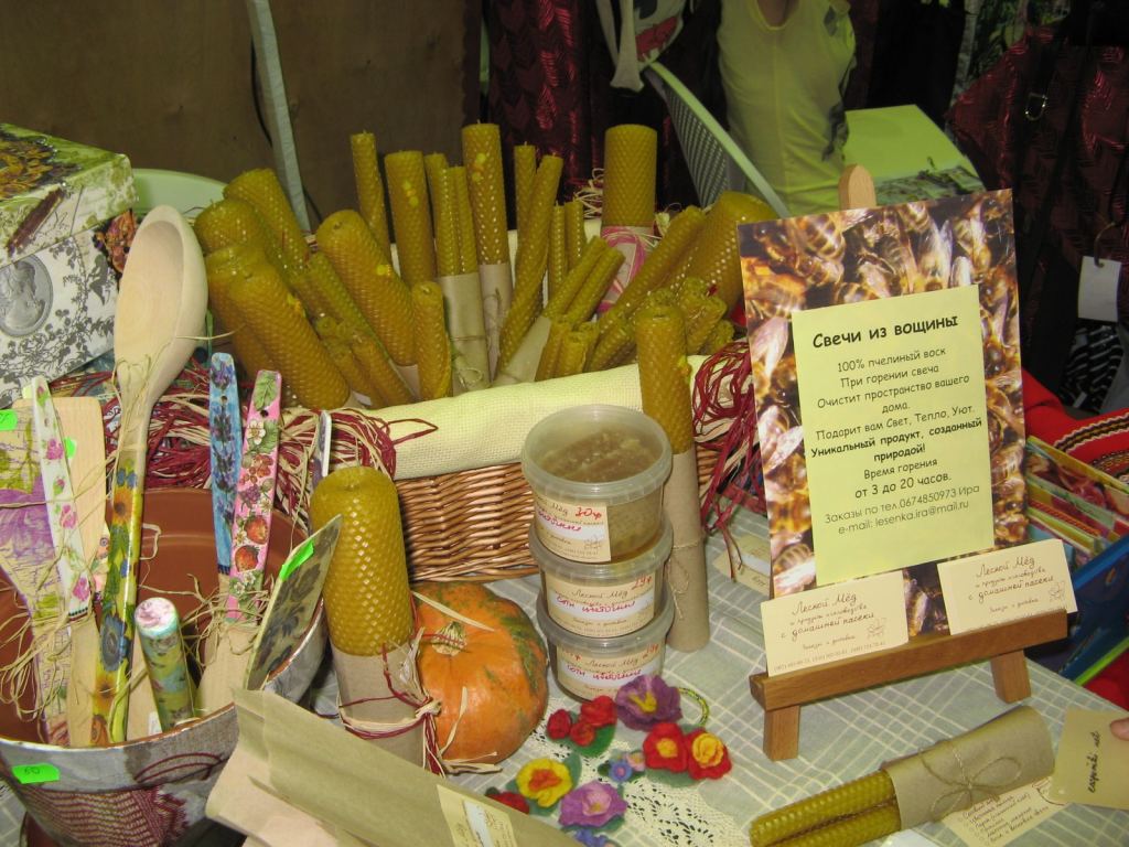 Свечи из пчелиного воска. Очищают помещение, делают воздух целебным - Выставка-ярмарка "Золотые ручки 2010"