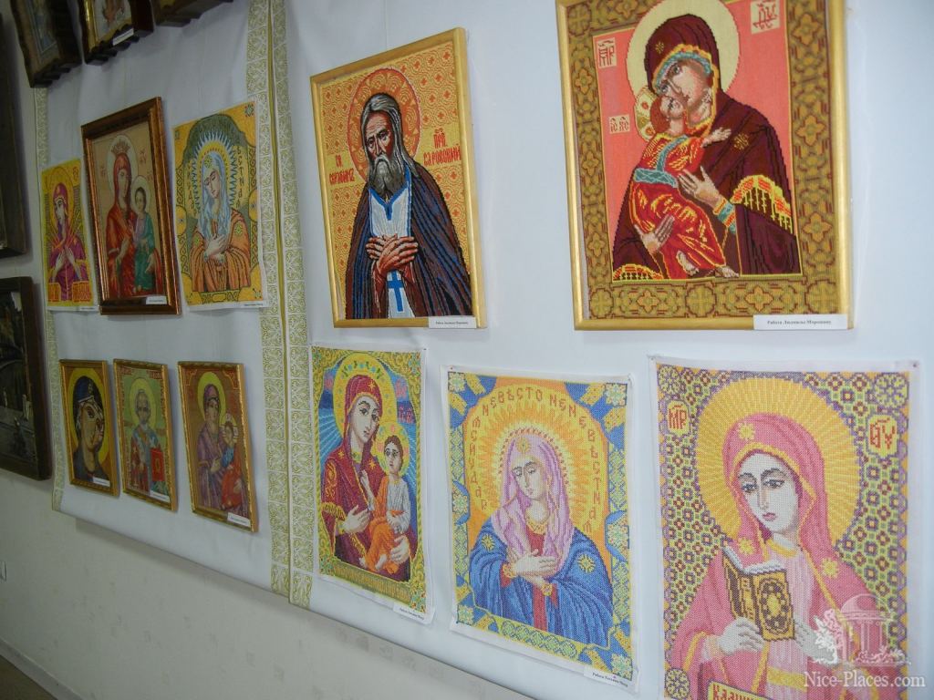 Фото 6 - Выставка вышитых икон в Архангело-Михайловском женском монастыре