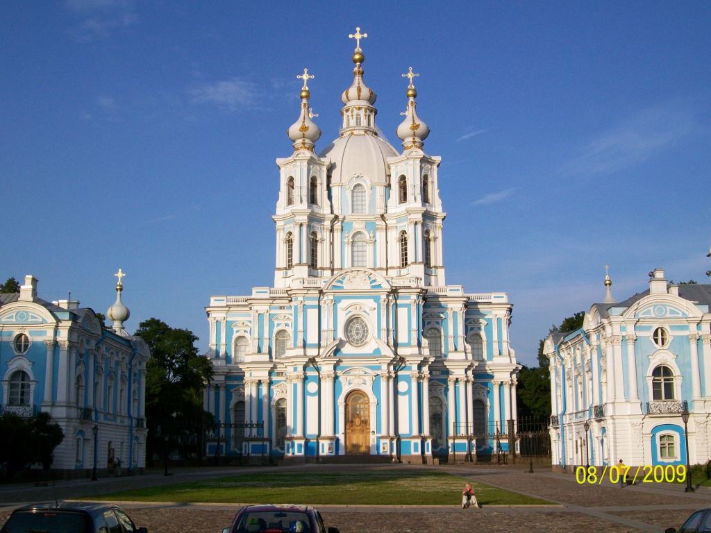 Ансамбль Смольного монастыря - Экскурсия в Петербург: улицы, каналы, архитектура