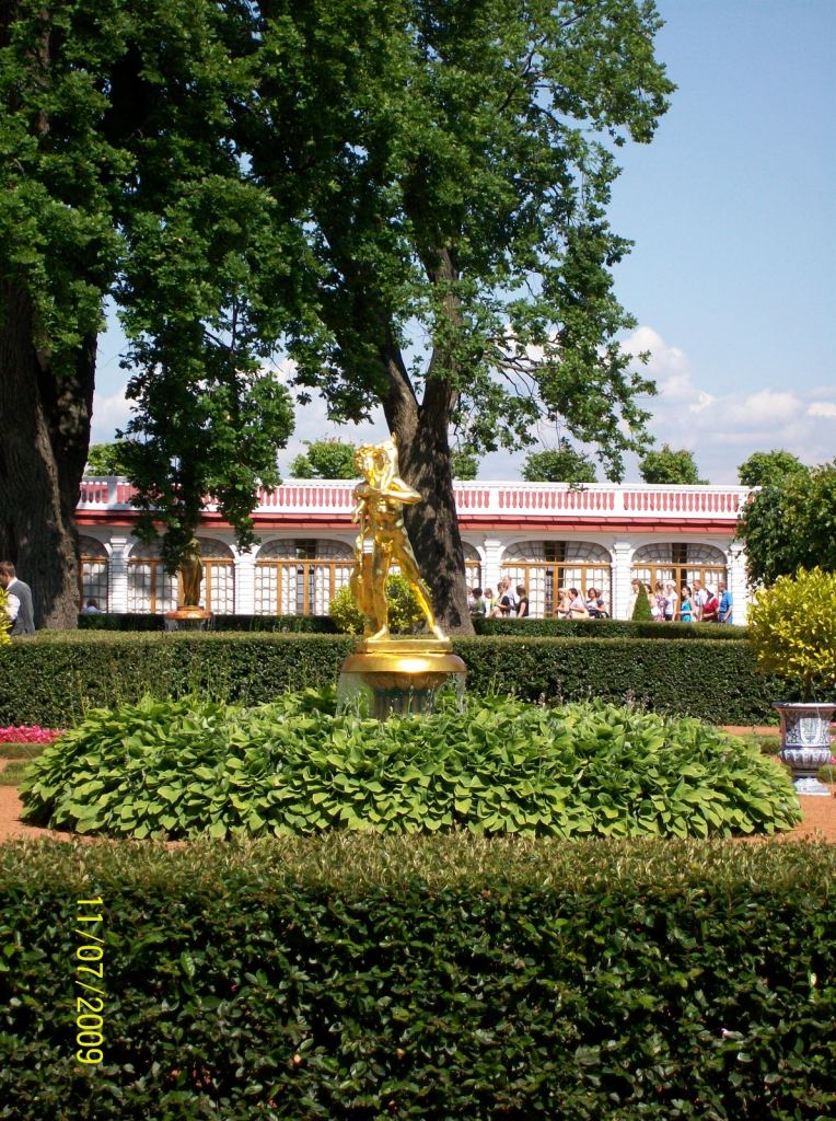 Фонтаны-куполы возле Монплезира. Фавн - Дворцово-парковый комплекс Петергоф