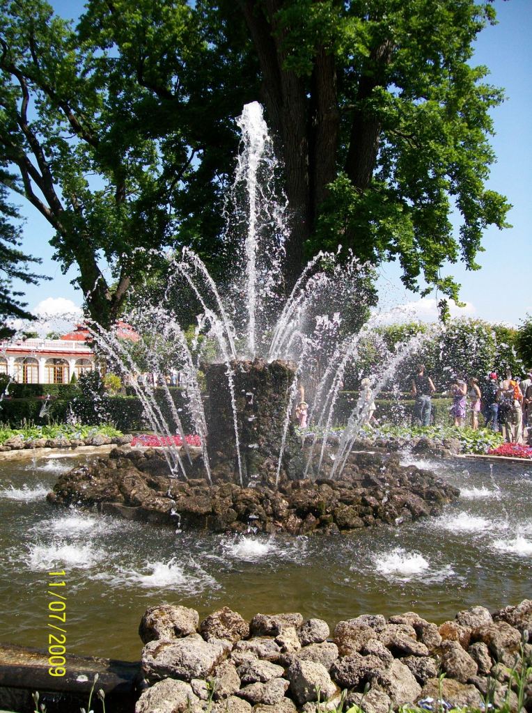 Фонтан Сноп в Монплезирском саду - Дворцово-парковый комплекс Петергоф