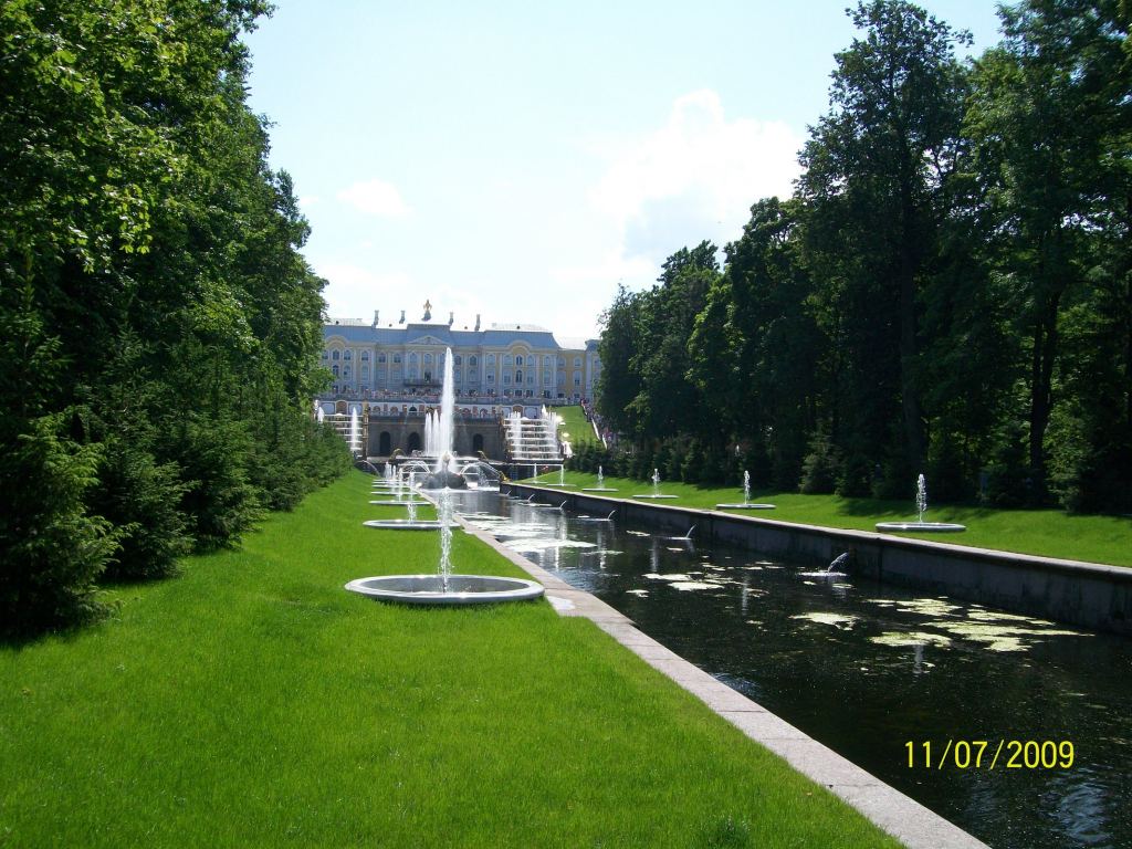 Канал от Большого дворца к Финскому заливу - Дворцово-парковый комплекс Петергоф