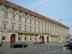 Чернинский дворец. Ныне чешское Министерство иностранных дел - Прага. Левый берег. Градчаны