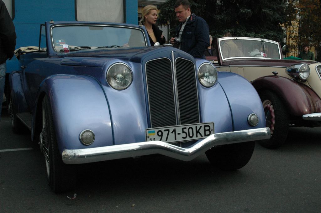 Фото 9 - Ретроавтомобили на Контрактовой площади