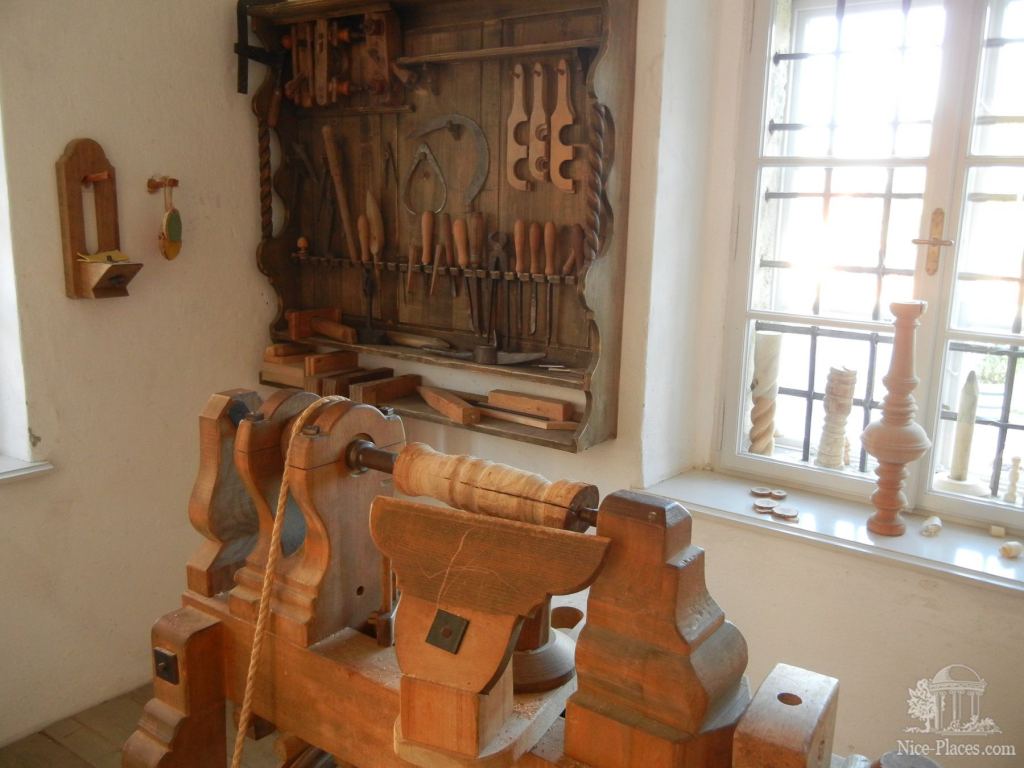 В деревообрабатывающей мастерской - Замок Шлосс Хоф (Schloss Hof) в Австрии