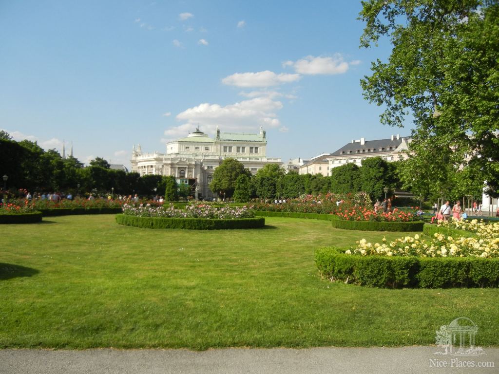 Народный парк Volksgarten - И снова неповторимая Вена