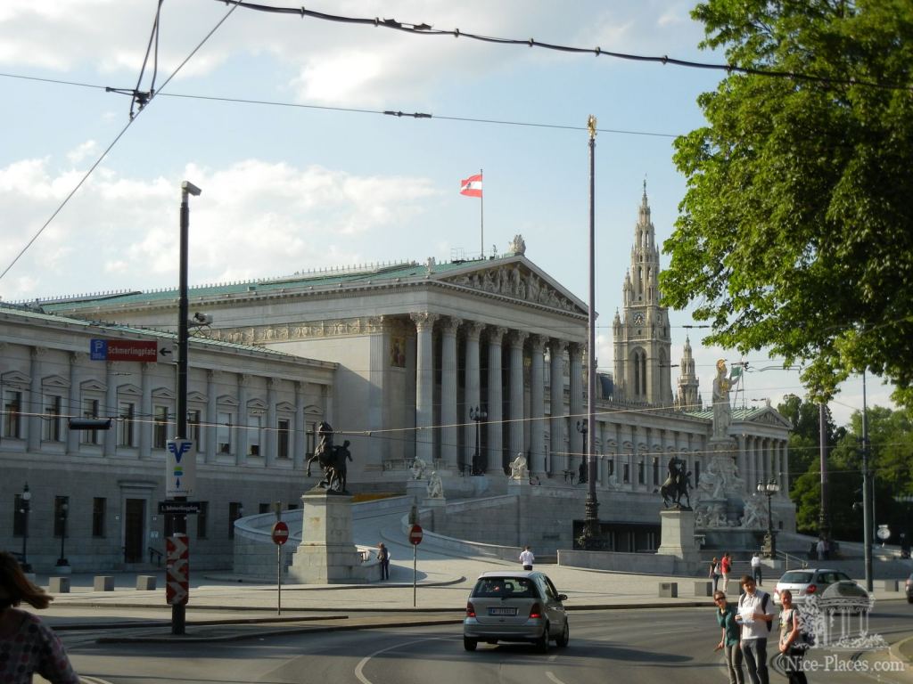 Здание Венского парламента целиком - И снова неповторимая Вена