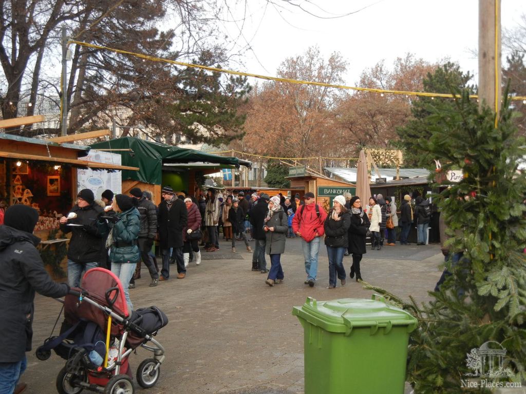 Ярмарка на Карлскирхе плац - Рождество в Вене 2012 - фотоотчет очевидцев