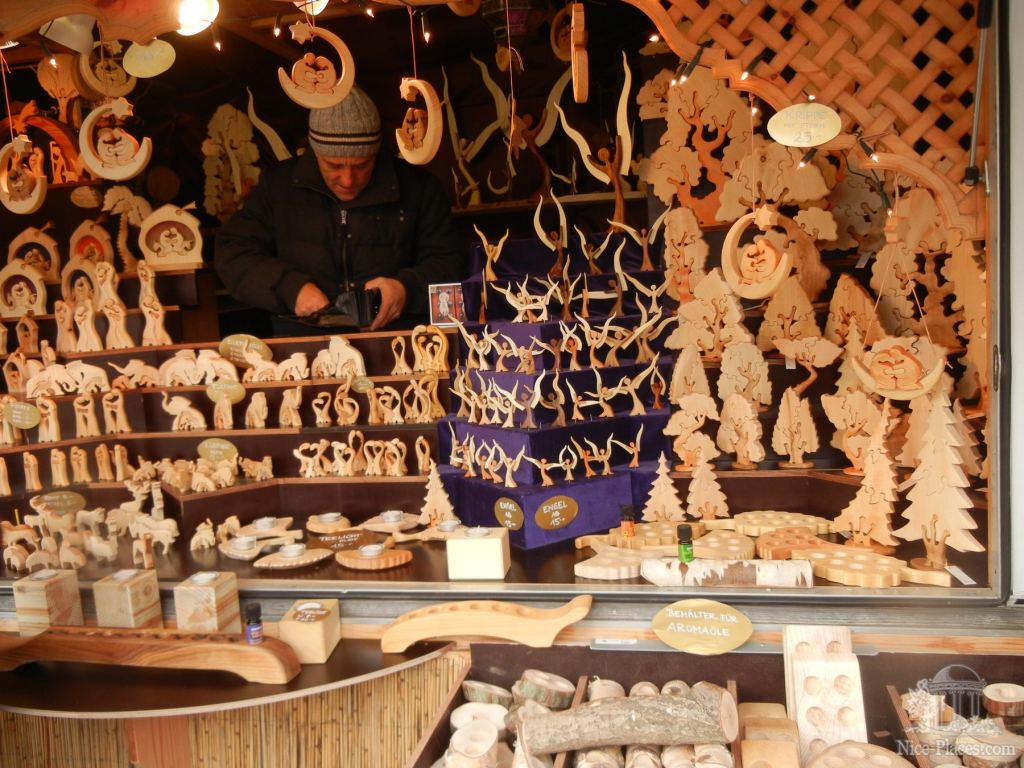 Рождественские сувениры из дерева - Рождество в Вене 2012 - фотоотчет очевидцев