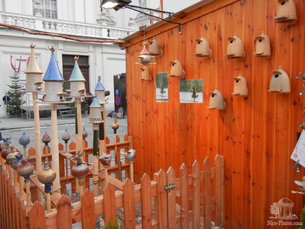 Кормушки и скворечники на ярмарке Ам Хоф - Рождество в Вене 2012 - фотоотчет очевидцев