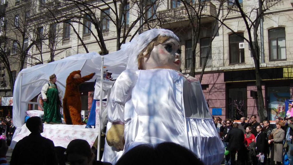 Карета с труппой "Деревня дураков" - Одесская Юморина 2011