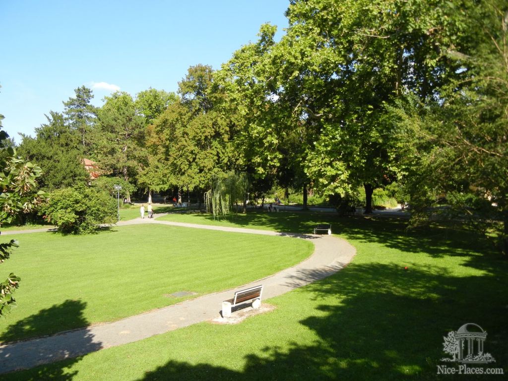 В парке на острове - Пьештяны - красивейший бальнеологический курорт Словакии