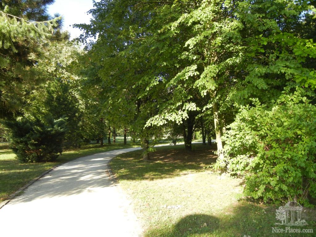 В парке на СПА-острове - Пьештяны - красивейший бальнеологический курорт Словакии