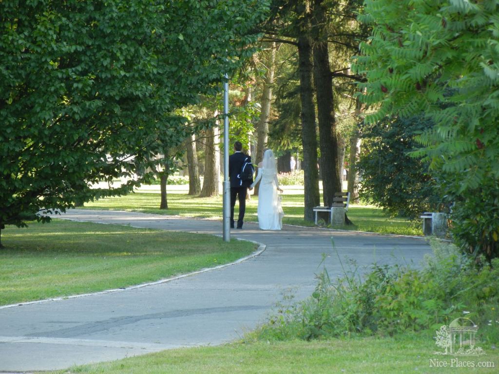 Молодожены на Купельном острове - Пьештяны - красивейший бальнеологический курорт Словакии