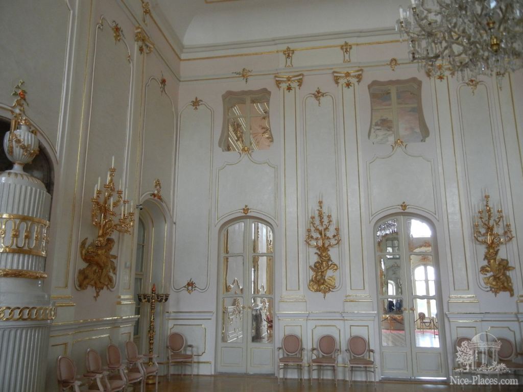 Здесь играл оркестр Гайдна - Замок Фертёд - венгерский Версаль