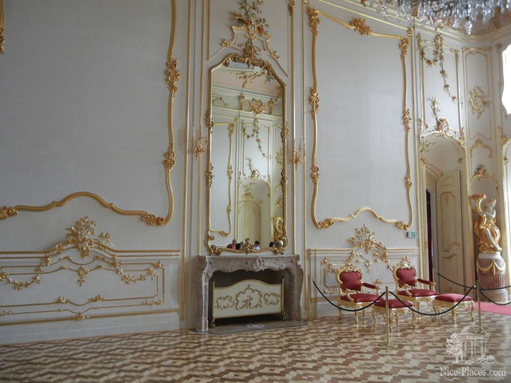 Музыкальный зал в замке Эстерхази - Замок Фертёд - венгерский Версаль