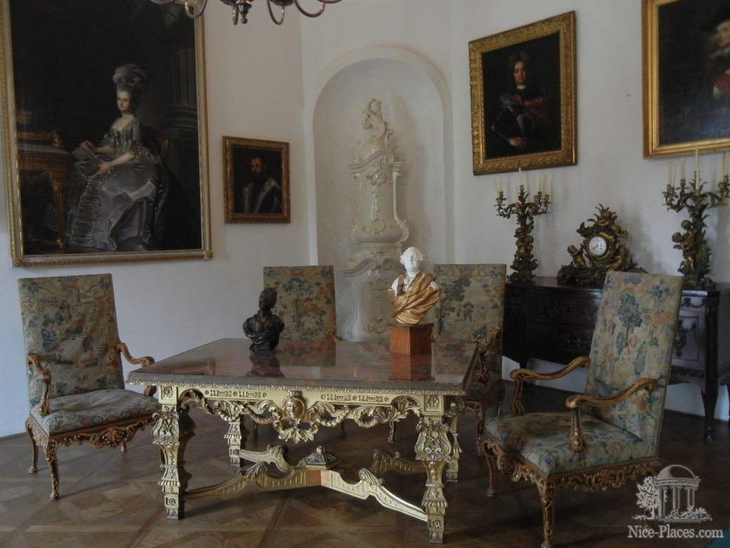 Еще одна комната в замке Фертед - Замок Фертёд - венгерский Версаль