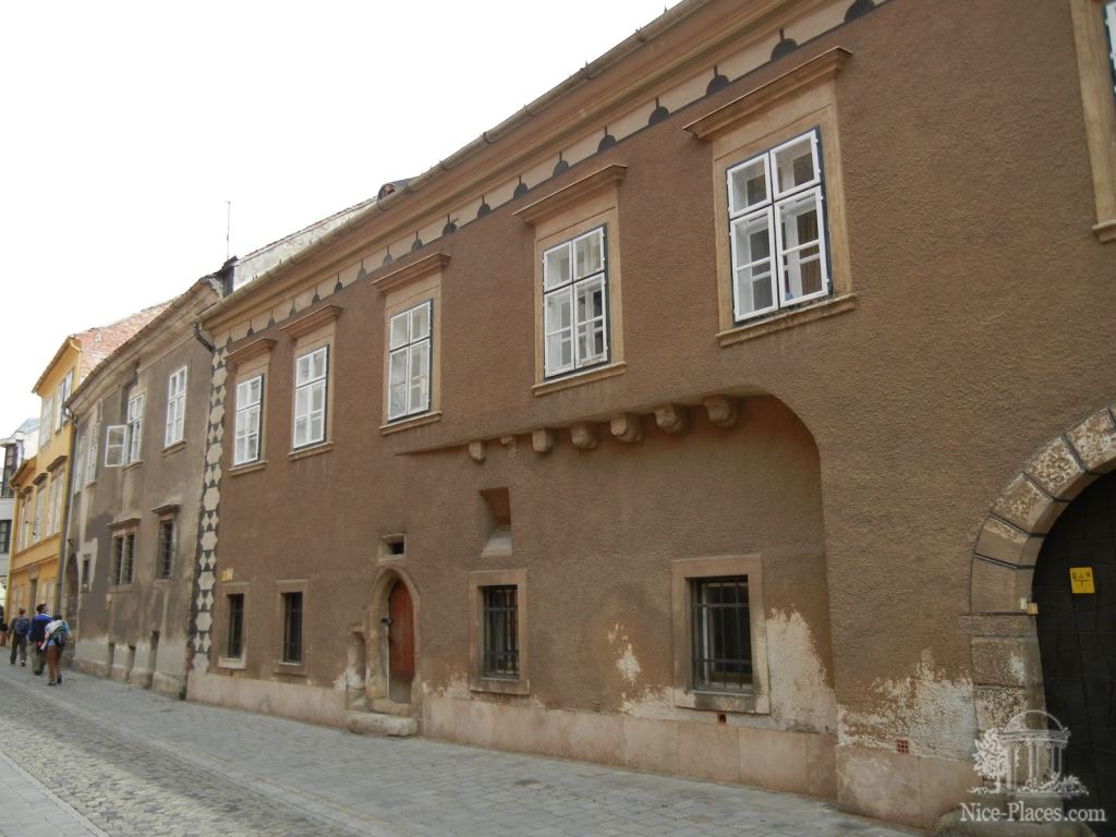 Еще один необычный дом в Шопроне - Шопрон - второй по красоте город Венгрии