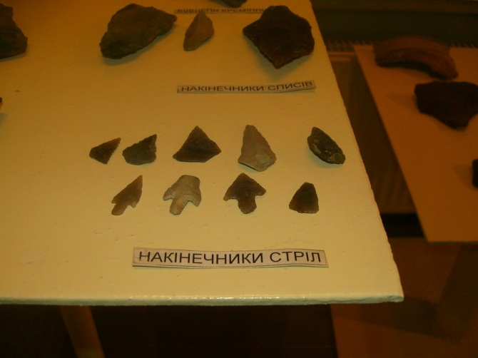 Более ранний период - наконечники стрел - Музей Трипольской культуры