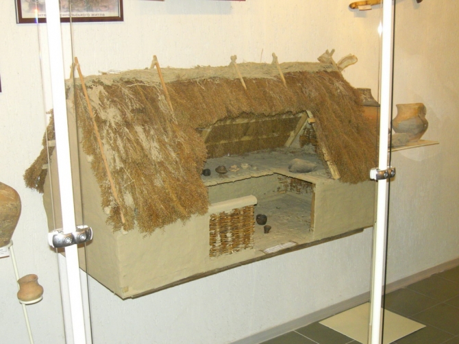 еще один этап истории жизни на этих территориях - Музей Трипольской культуры