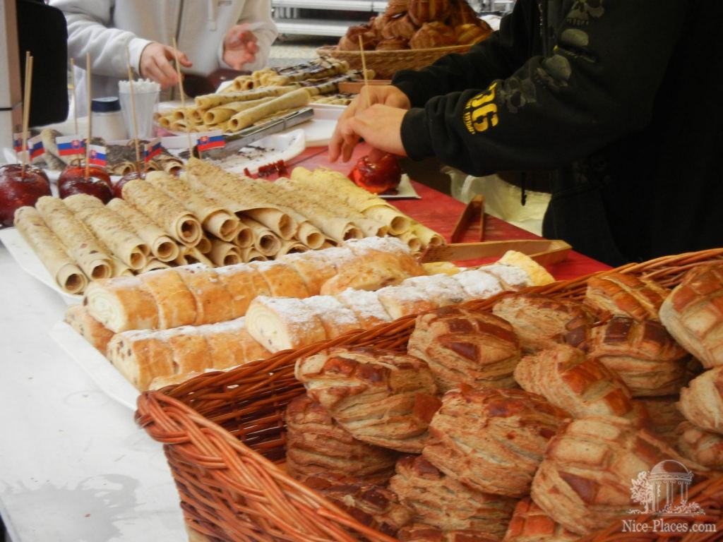 Штрудли, блинчики, булочки и прочие вкусняшки - Ночная и рождественская Братислава